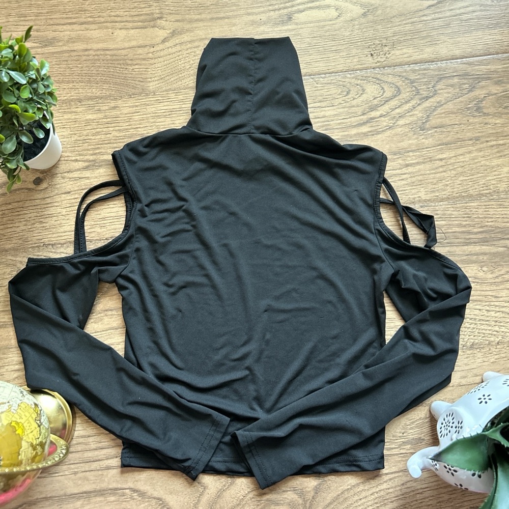 ROMWE Black Cut-Out Long Sleeve Hoodie